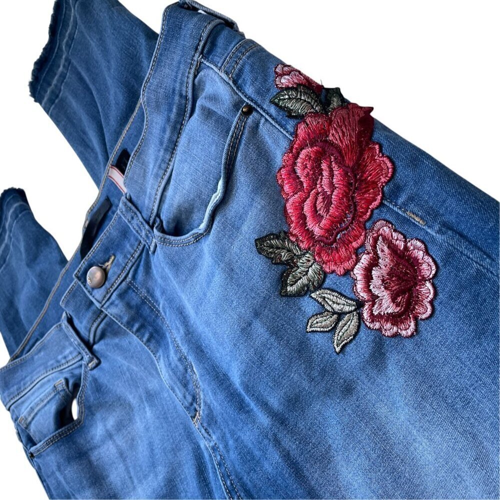SP Black Label Distressed Floral Embroidered Skinny Jeans SZ 31 - 28” Boho Denim - Picture 7 of 12